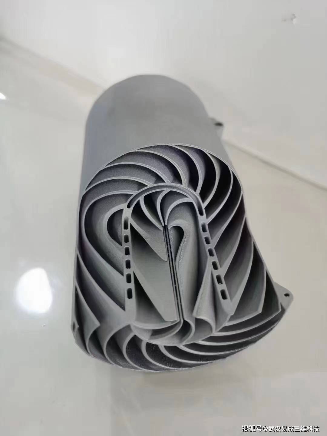 金屬3D打印機案例 三維打印技術(shù)優(yōu)化航空發(fā)動機火焰筒制造